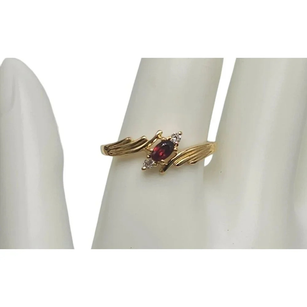 Red Garnet Marquise Rhinestone Swirl Cocktail Ring Gold Tone Size 11.25 Vintage